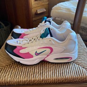 NIKE Air Max Triax-size 6.5